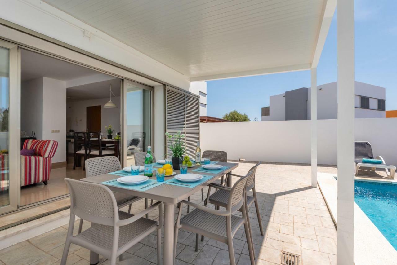 Villa 26 Cala'N Bosch  Exterior photo